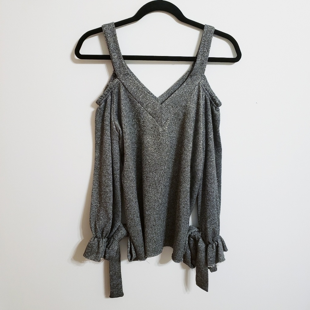 Proclivity Silver Lurex Cold Shoulder Top..S